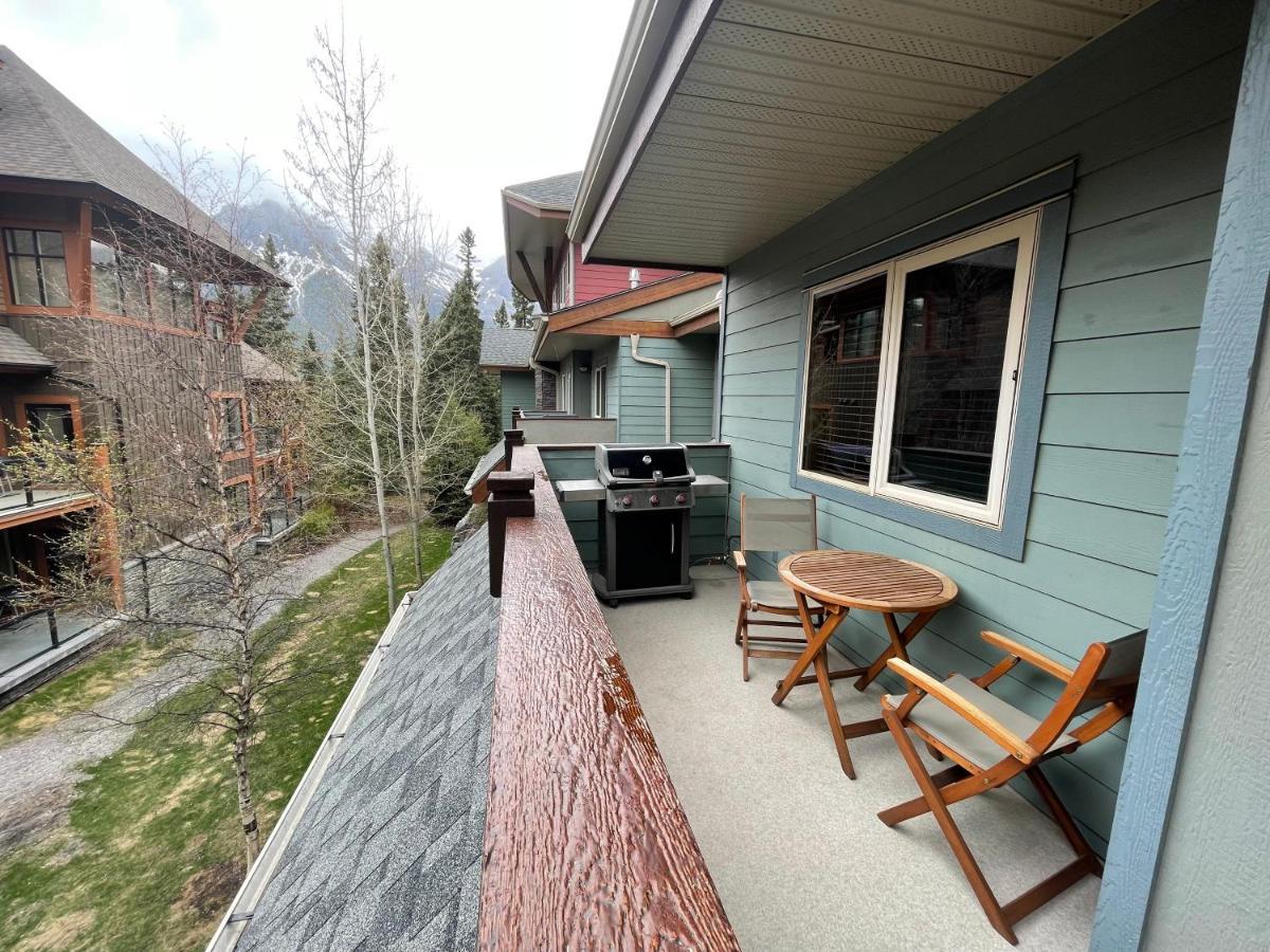 Renovated Condo, 2Br, 2Ba, Heated Pool, 3 Hot Tubs, Pets Welcome! Canmore Exterior foto