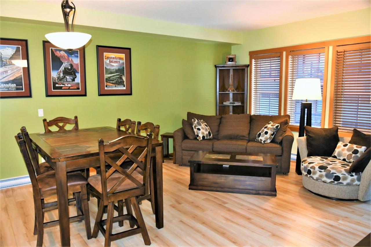 Renovated Condo, 2Br, 2Ba, Heated Pool, 3 Hot Tubs, Pets Welcome! Canmore Exterior foto