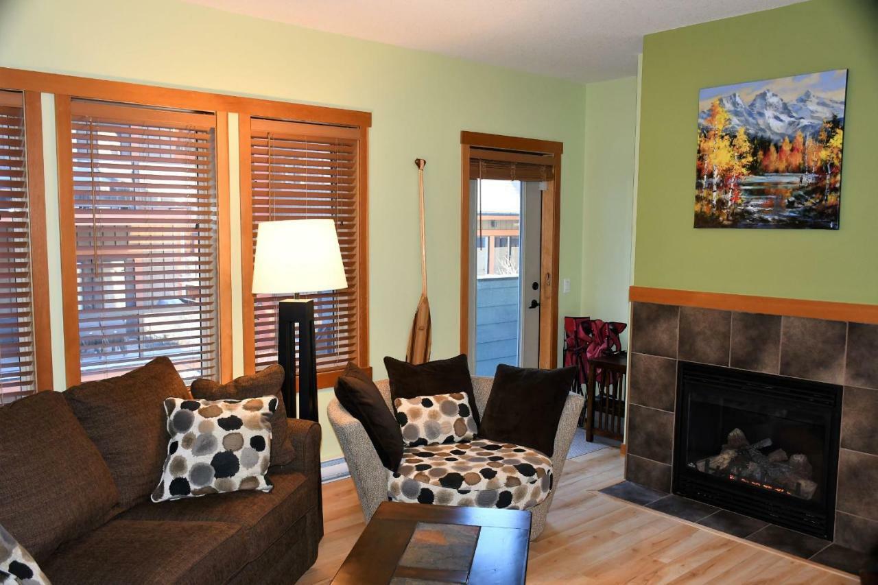Renovated Condo, 2Br, 2Ba, Heated Pool, 3 Hot Tubs, Pets Welcome! Canmore Exterior foto